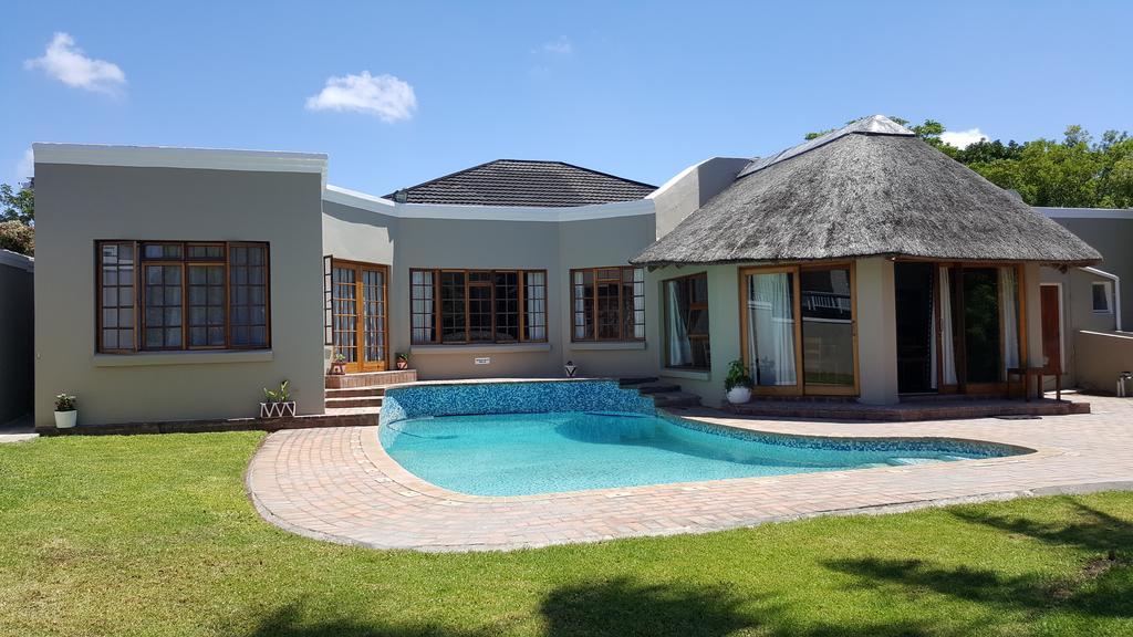 Lenore Guest House Port Elizabeth Exterior photo